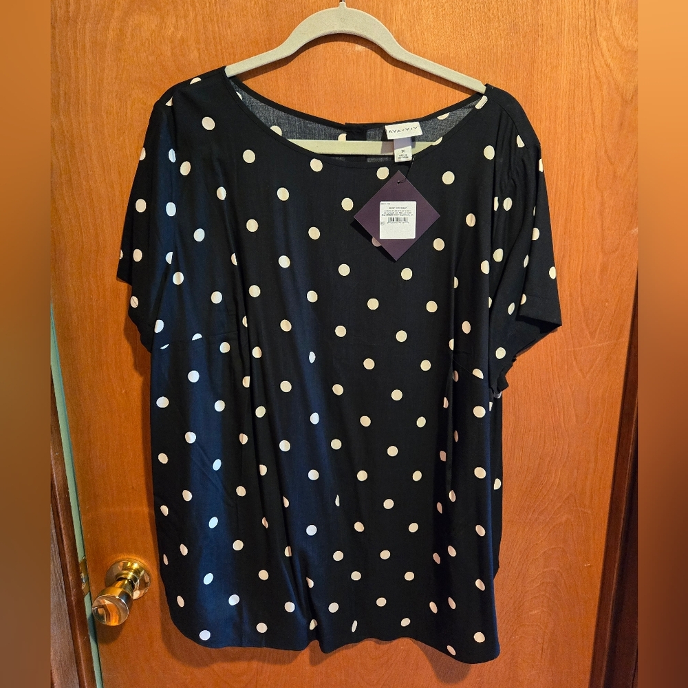 NWT Ava & Viv Polka Dot Top Size 1X